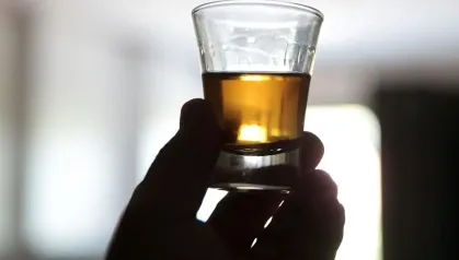 Cachaça Envenenada em Tapurah: Vizinho Tenta Matar Homem com Pinga Contaminada após Denúncia de Violência Doméstica