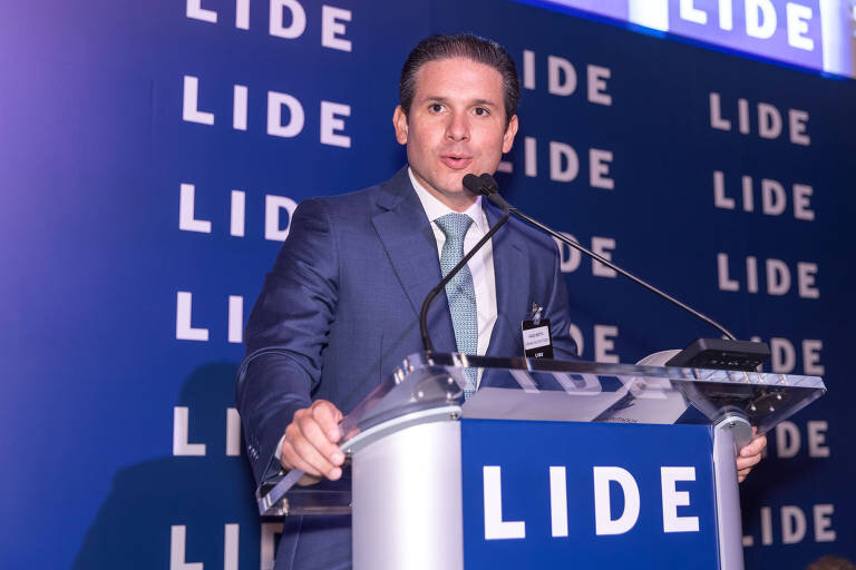 Gastos com Viagens na Câmara Disparam 78% em 1º Ano de Motta: Destinos Internacionais e Polêmicas em Foco