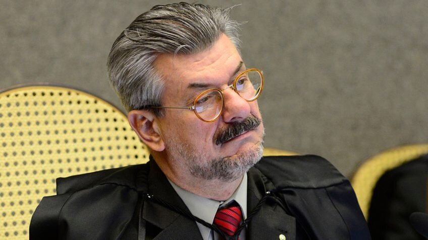Buzzi, Ministro do STJ, Pede ‘Cautela Redobrada’ em Investigação de Importunação Sexual e Afirma Ter ‘Trajetória Ilibada’