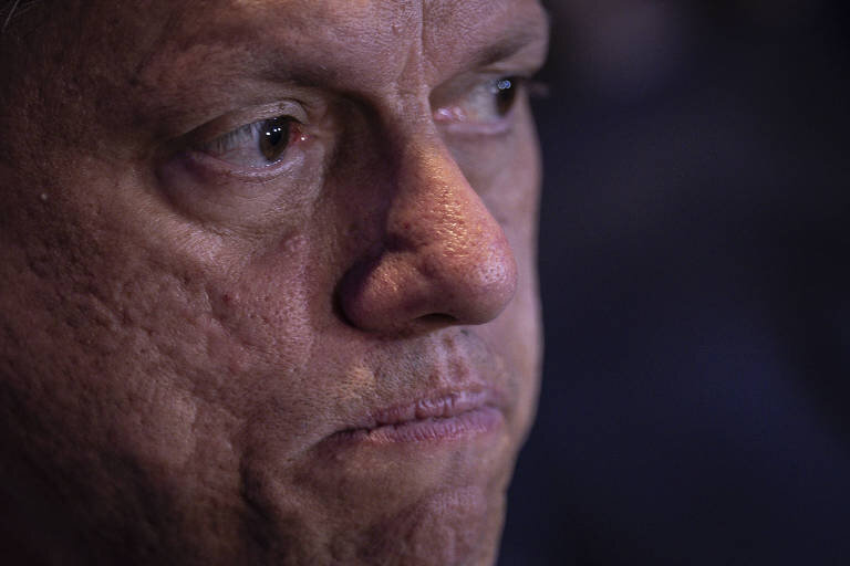 PL pressiona Tarcísio: Flávio Bolsonaro articula vice do partido ou filiação para 2026 e mira votos perdidos em 2022