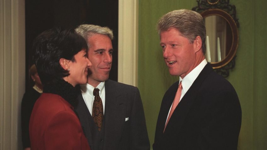 Bill Clinton depõe sobre caso Epstein: Fotos chocantes e pressão política marcam depoimento em Nova York