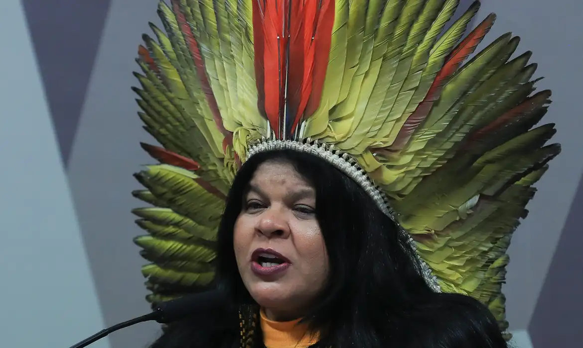 Sônia Guajajara: Ministra dos Povos Indígenas apresenta melhora e segue internada em UTI de hospital de São Paulo