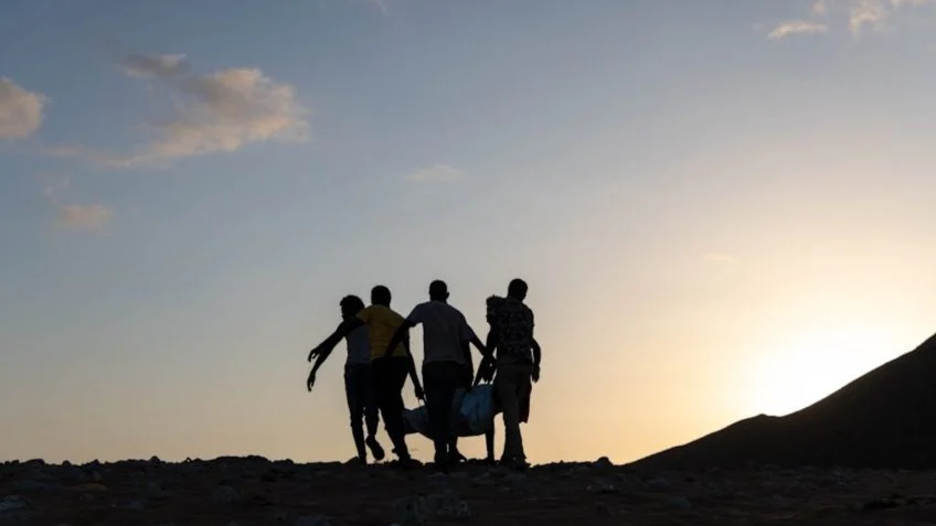 Tragédia no Mediterrâneo: 22 Imigrantes Africanos Morrem Após 6 Dias à Deriva em Bote Inflável Rumo à Grécia
