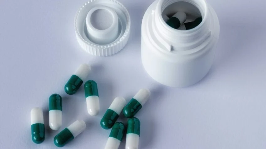 Nova Pílula Diária Promissora Contra HIV: Estudo Revela Opção Terapêutica com Resultados Superiores e Menos Comprimidos