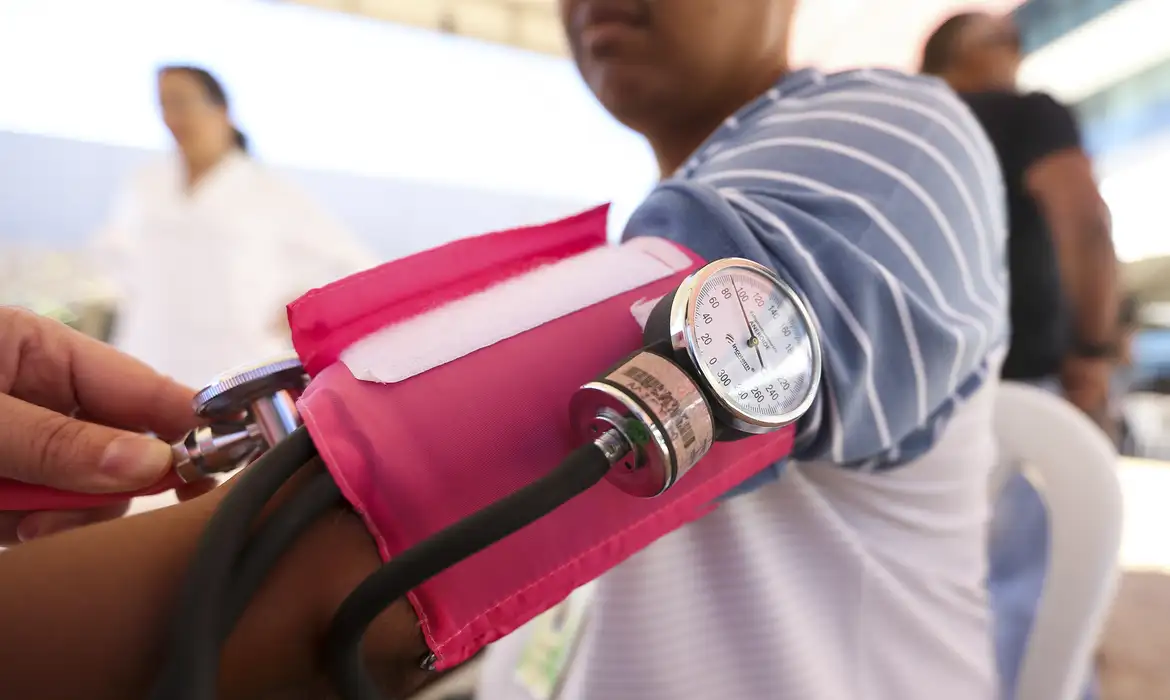 Hipertensão: Doença Silenciosa e Hereditária que Pede Mudança Urgente de Hábitos para Prevenir Graves Problemas de Saúde