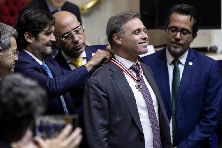 Mendonça defende “recatamento” de juízes e critica privilégios, em meio a polêmicas envolvendo Moraes e Toffoli no STF