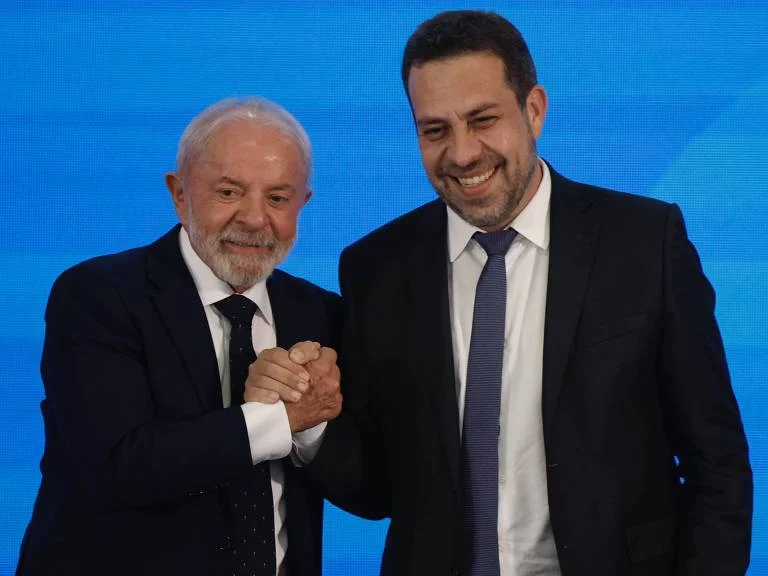 Guilherme Boulos se firma como conselheiro de Lula e ganha espaço na “cozinha” do Planalto após saídas estratégicas