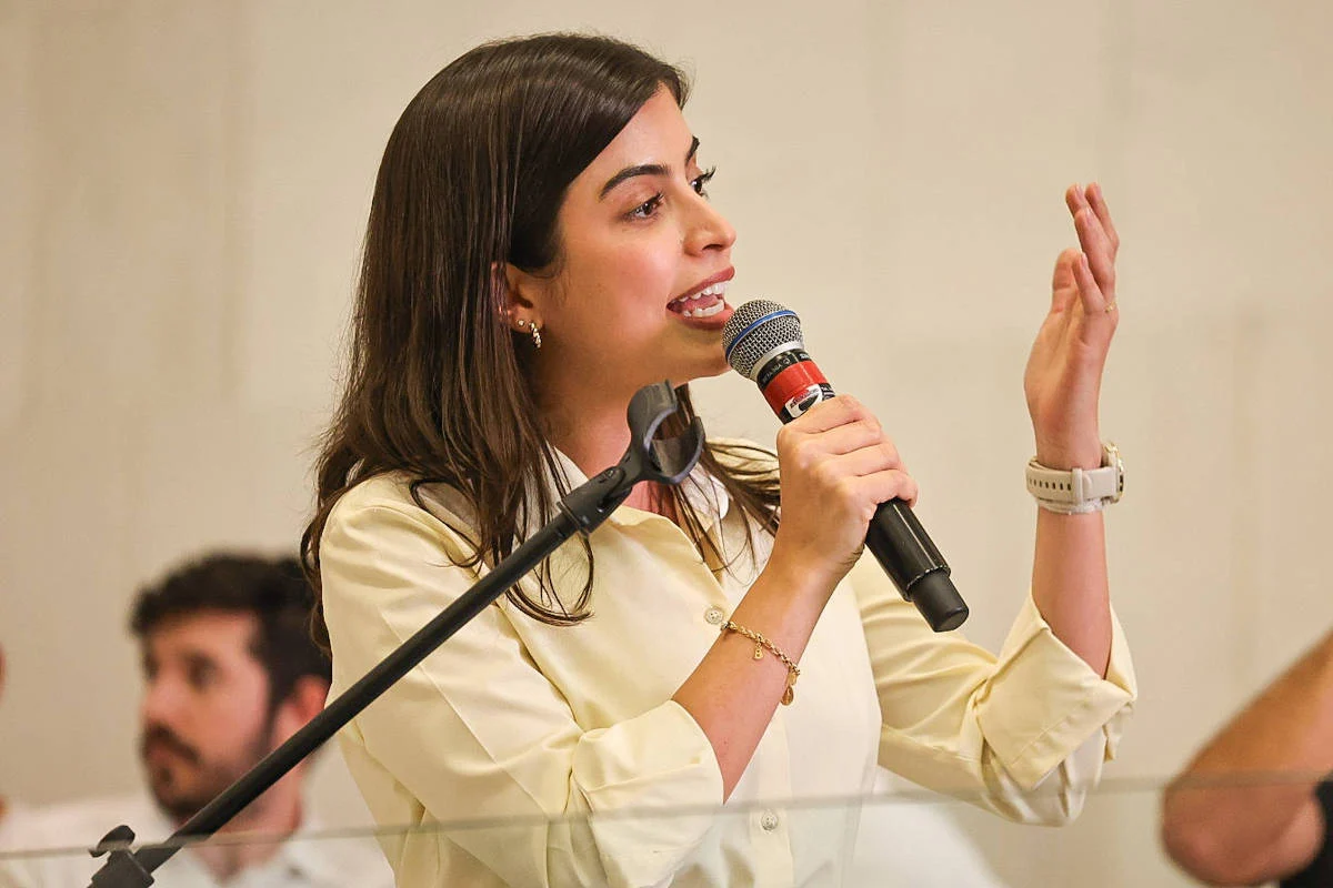 Tabata Amaral defende projeto contra antissemitismo e critica ‘ódio arraigado’ na esquerda, divergindo de críticas ao governo de Israel