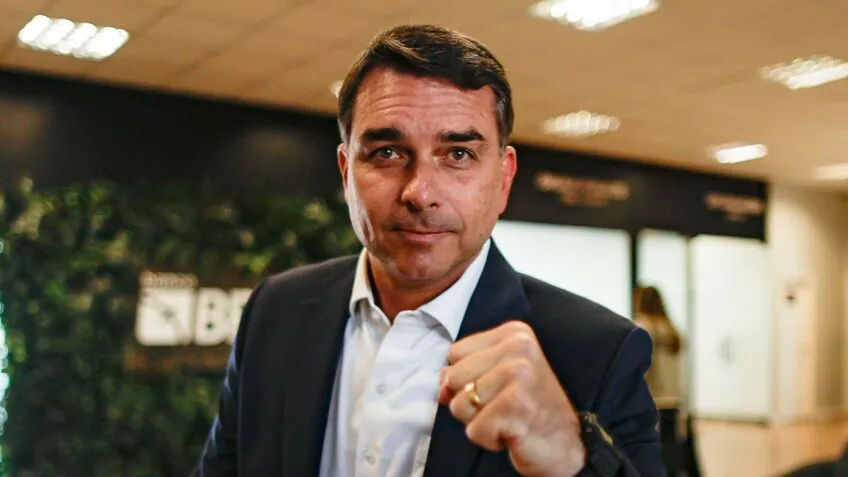 Áudio com Vorcaro vaza e vira “pesadelo” para a candidatura de Flávio Bolsonaro