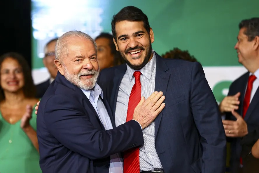 Após rejeição do Senado, Lula quer insistir na indicação de Messias ao STF
