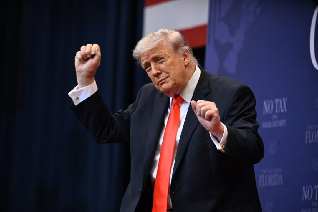 Trump diz que ataques ao Irã foram ‘encerrados’ mas mantém bloqueio naval, EUA preparam novos planos militares