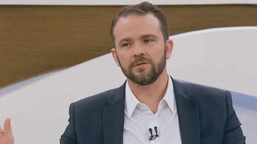 Dario Durigan desmistifica juros altos no Brasil e aponta fatores externos como vilões, não a política fiscal