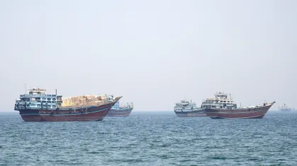 Irã Acusa EUA de Arriscarem Segurança Marítima Global com Bloqueio no Estreito de Ormuz