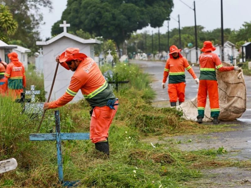 Dia das Mães: Manaus intensifica limpeza em cemitérios e comércio de flores movimenta a cidade