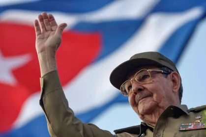 EUA planejam indiciar Raúl Castro por abate de aviões, diz fonte do Departamento de Justiça; tensões com Cuba aumentam
