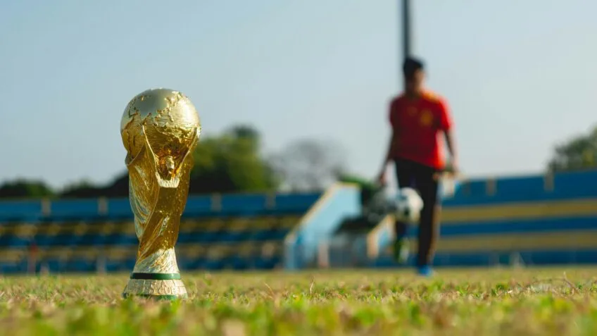 Copa 2026: Mídia Inova com Formatos Digitais e Impressos para Conquistar Novos Públicos no Futebol