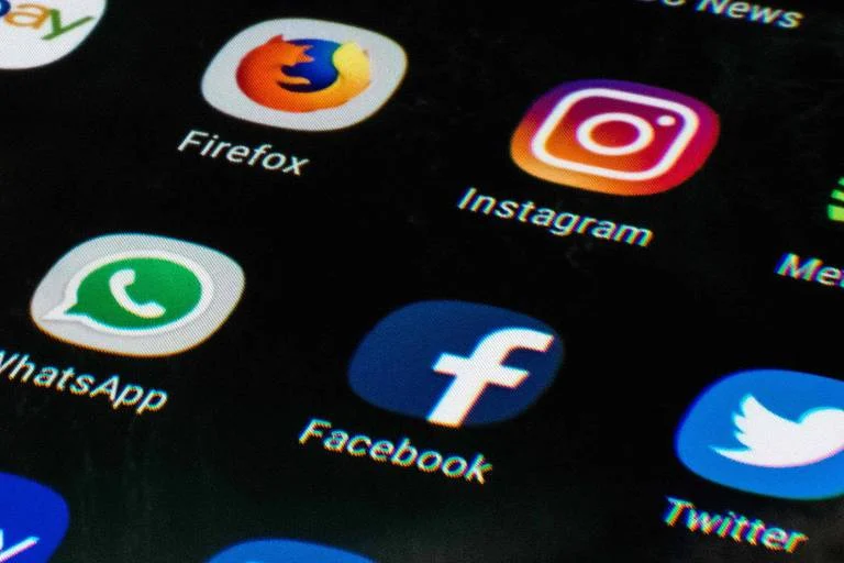 Lula Define ANPD como Nova “Polícia das Redes Sociais”: Poder de Multar e Criar Regras para Combater Fake News e Crimes Online