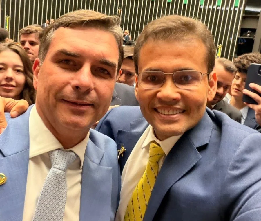 Coronel Rosses em Washington: articulação estratégica com Flávio e Eduardo Bolsonaro após encontro com Trump