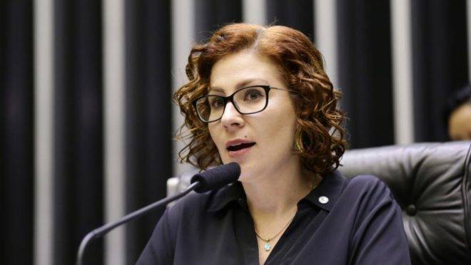 Ao negar extradição de Zambelli, Justiça italiana cita Moraes