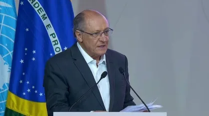 Alckmin: Aviação Global Enfrenta Desafios Complexos que Exigem Soluções Internacionais Urgentes