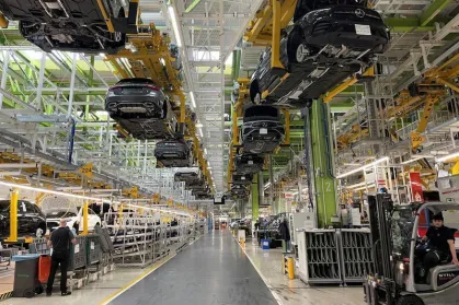 Produção Industrial Alemã Sobe 0,4% em Abril, Mas Fica Abaixo das Expectativas e Apresenta Queda Anual; Entenda os Detalhes