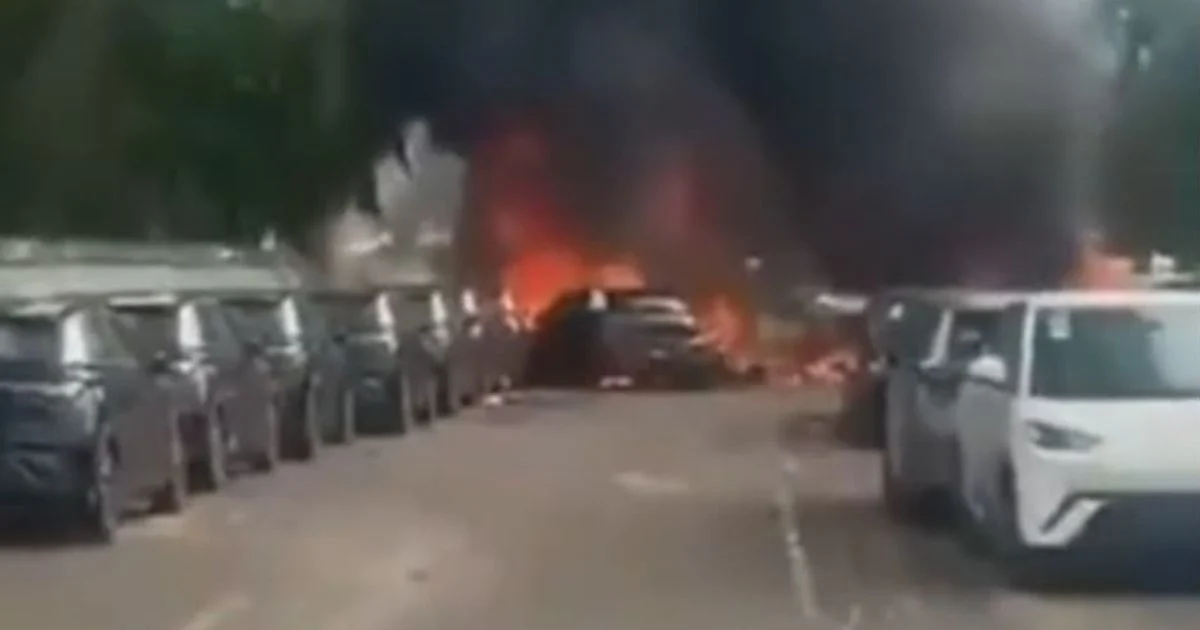 Tragédia Aérea no Rio: Colisão de Helicópteros no Recreio Deixa 5 Mortos e Incêndio em Concessionária BYD