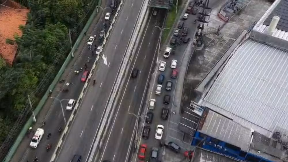 Avenida Rodrigo Otávio: Obras de Gás Natural Causam Interdições e Exigem Atenção Extra dos Motoristas em Manaus