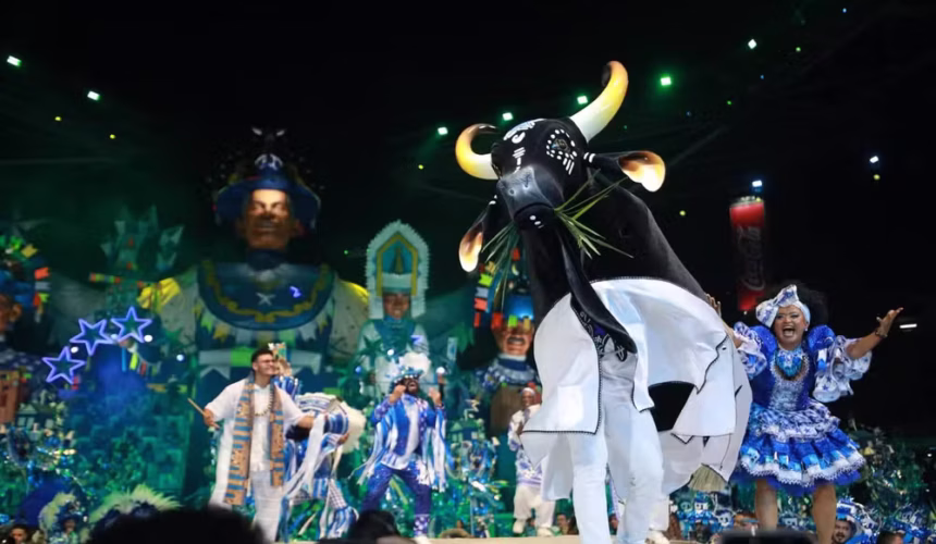 Caprichoso 2026: O Boi Azul Abre a Segunda Noite do Festival de Parintins Defendendo a Amazônia e os Povos da Floresta com Lendas e Rituais Ancestrais