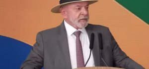 Às vésperas de tarifa de 25% dos EUA, Lula afirma: “Brasil não se entrega” e defende soberania nacional