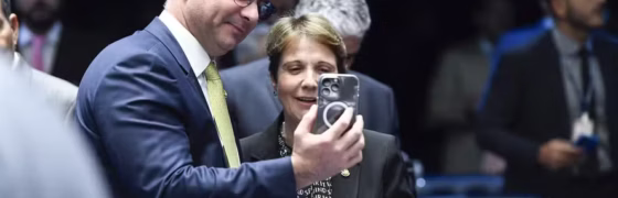Após recusa, Tereza Cristina sinaliza “sim” para Flávio; federação ainda decide