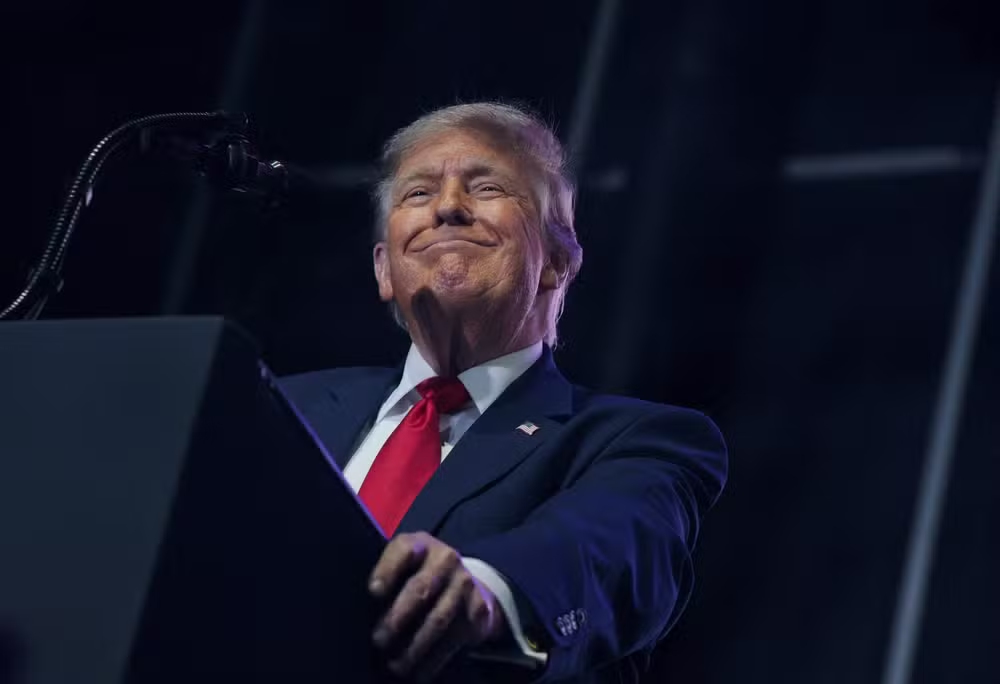 Trump Amplia Fortuna em US$ 2,2 Bilhões em 2025 Após Retorno à Casa Branca, Revela Análise Financeira
