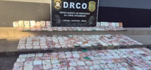 Mega Apreensão de Skunk em Manaus: Polícia Desmantela Tráfico em Condomínio de Luxo e Três São Presos