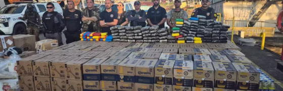 Mega apreensão de drogas em barco no AM: 115 kg de skunk e cocaína escondidos em pneus e sofá