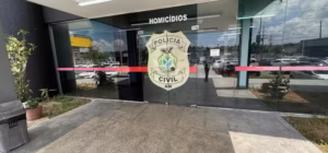 Homem conhecido como "Doutorzinho da ZL" é brutalmente assassinado em casa invadida enquanto dormia com a esposa em Manaus