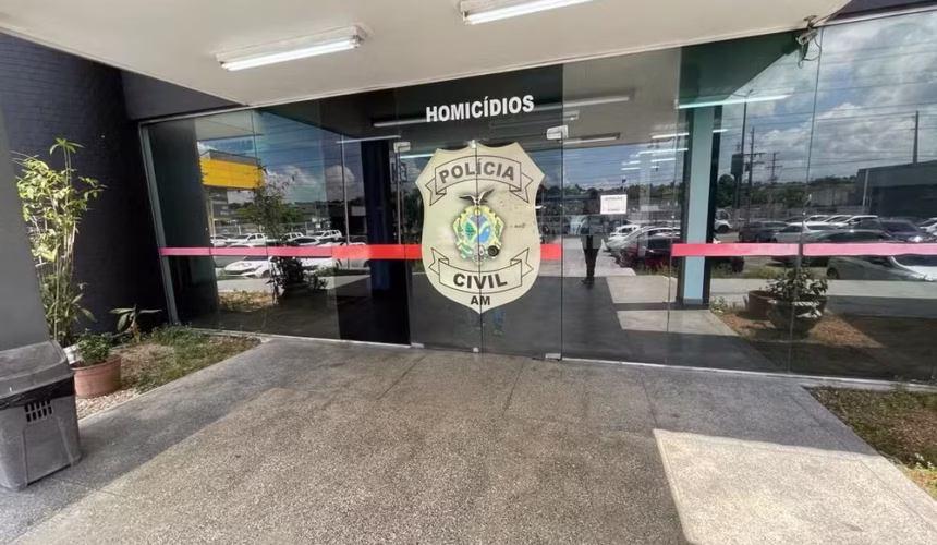 Homem conhecido como “Doutorzinho da ZL” é brutalmente assassinado em casa invadida enquanto dormia com a esposa em Manaus