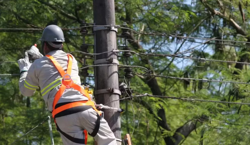 Manaus em Alerta: Bairros e Zona Rural Sem Energia Nesta Segunda (17) Por Manutenção Extensa