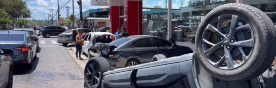 Engavetamento na Rodrigo Otávio: Motorista Embriagado Causa Acidente com 4 Carros e Deixa 3 Feridos, Incluindo Crianças