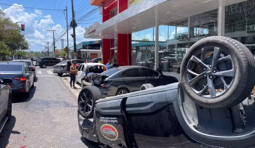 Engavetamento na Rodrigo Otávio: Motorista Embriagado Causa Acidente com 4 Carros e Deixa 3 Feridos, Incluindo Crianças