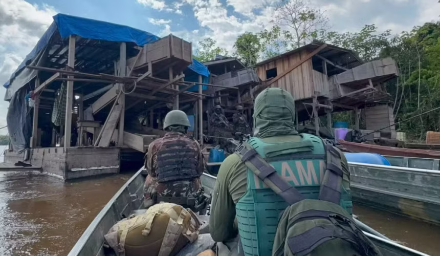 Operação Jaguaretê Destrói 6 Dragas Ilegais e Apreende Armas e Drogas no Rio Içá, Amazonas