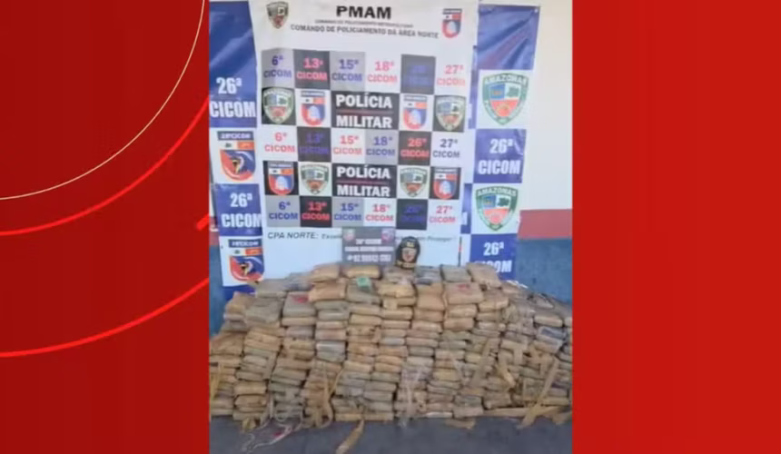 Polícia encontra mais de 300 tabletes de skunk enterrados em cova na Zona Norte de Manaus durante perseguição a suspeitos