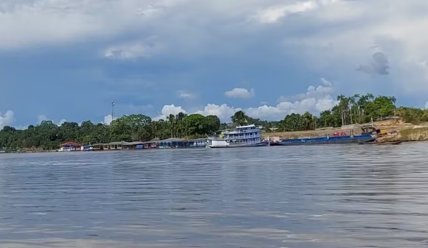 Alerta Máximo em São Paulo de Olivença: Rio Solimões em Nível Crítico Leva Município Amazonense à Emergência por Seca Severa