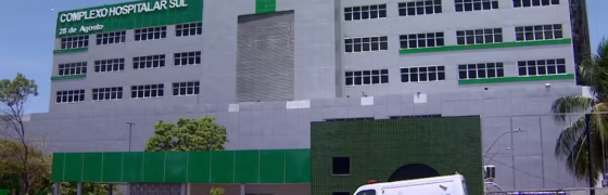 Superlotação em Manaus: Pacientes em corredores, pai pode perder pé e mulher espera dias para remover feto