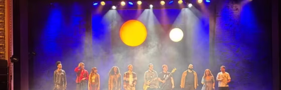 Público Canta Sucessos do Paralamas em Manaus: ‘Vital – O Musical’ Emociona e Encerra Turnê com Energia Contagiante