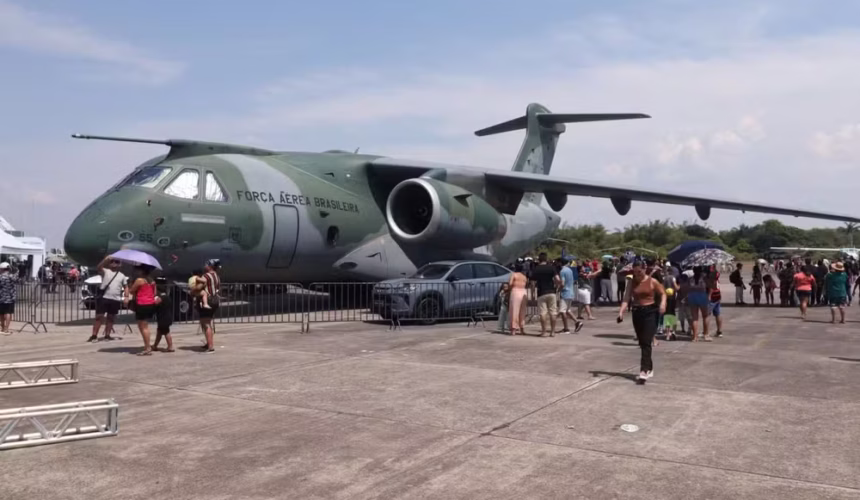 Domingo Aéreo na Base de Manaus: Veja aviões icônicos, helicópteros Black Hawk e equipamentos militares neste fim de semana!