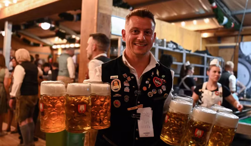 Oktoberfest Munique 2023: Sol, Cerveja e IA Antiaglomeração Marcam 191ª Edição com Homenagem a Vítimas de Atentado