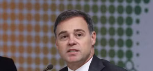 Votação Presidencial 2026: Datafolha Revela Última Pesquisa Antes do Debate na Globo; Lula Ausente, Flávio Bolsonaro e Outros Confirmados