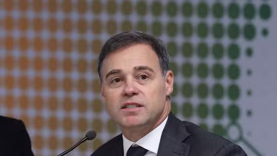 Votação Presidencial 2026: Datafolha Revela Última Pesquisa Antes do Debate na Globo; Lula Ausente, Flávio Bolsonaro e Outros Confirmados