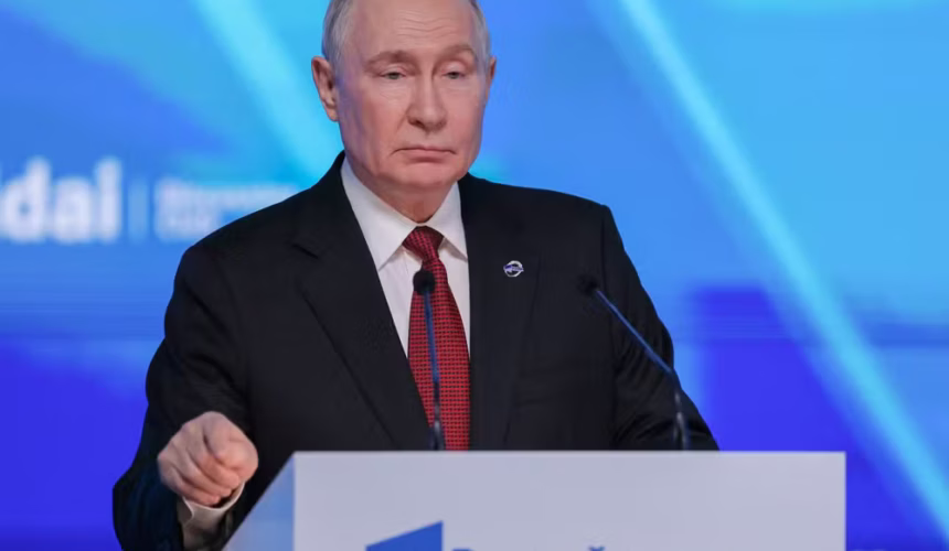 Putin Alerta: Rússia Considera “Todos os Tipos de Armas” se Kaliningrado Ameaçada pela OTAN