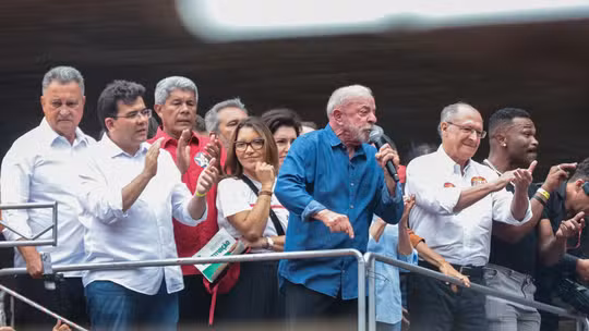 Eleições 2026: Lula pede mobilização, Alckmin enfrenta vaias e TSE debate canal pró-presidente em dia de Festa da Padroeira